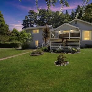Charming Pet Friendly Coastal Getaway home