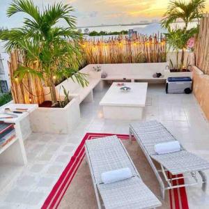 Rooftop penthouse 3 bedrooms, Sleeps 8!