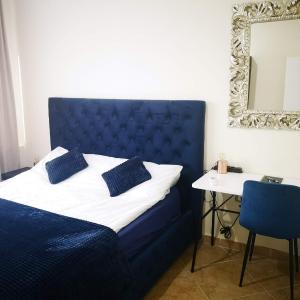 Riviera Deluxe Apartments