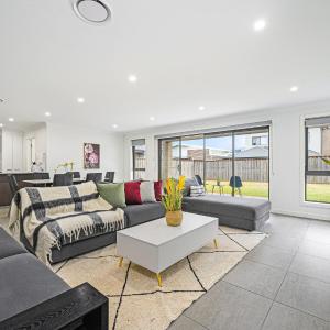 Spacious Modern 5Bedroom Retreat near Gregory Hill