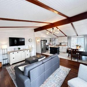 8th Street Haven - 3 bedroom House in DT Hamilton