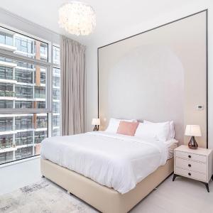 CitiHome-2BR world trade center with full Park and Dubai Frame view