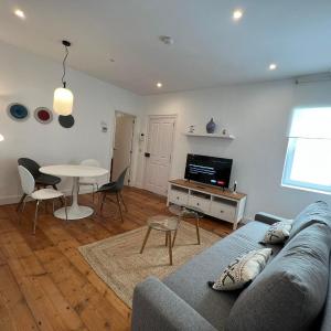 Peaceful 1BR with shared terrace at the Nook