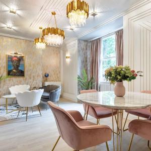 1LSR - High-End Luxury 2 Bed Designer Apartment