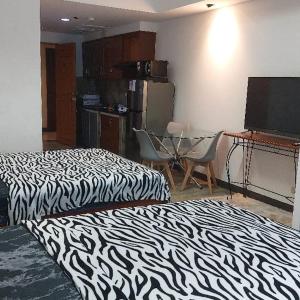 USA embassy front suite Pearl of the Orient