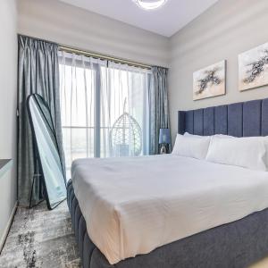 ALiving Luxury 1BR Apartment Zada Towers Business bay Dubai 2613