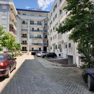 S Apartment