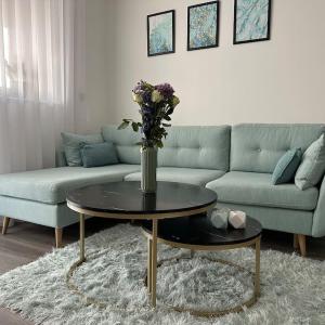 Stunning one-bedroom apartment- Next to tube station- Sleeps 3