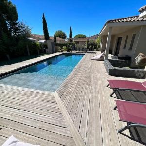 Splendide villa avec piscine et salle cinéma