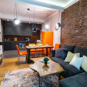Top Central Design, 2 Bedroom, NDK, FREE Secured parking