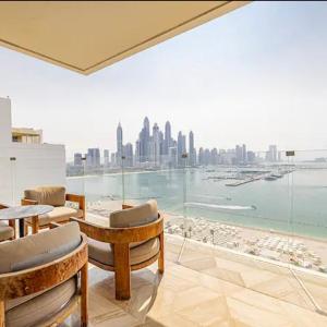 Five Palm Super Luxury Apt with Full Sea Views