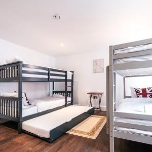 Spacious and Delightful Sleep 5 Piccadilly VRC