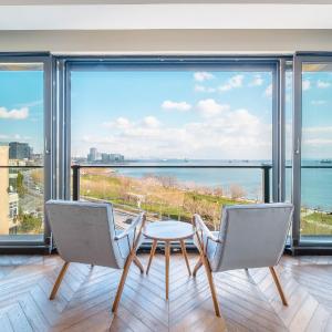 Homie Suites - Newly Built Seaside Apartments on Bakırköy Shore