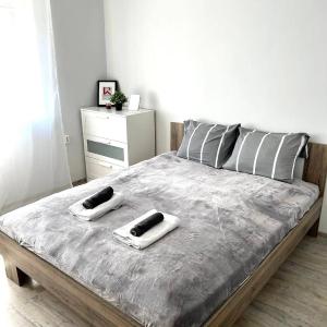 Apartment Solidarności, Metro, Wi-Fi, TV, YouTube - by HIK Apartments