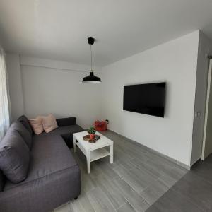 New and Bright 2-bedroom apartment in Cañamelar
