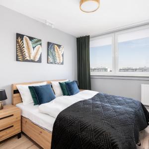 Stylish Apartment near Wroclavia for 4 Guests by Noclegi Renters