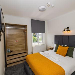 Woodford Hotel