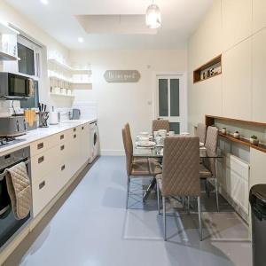 Charming 3BR in Trendy Tottenham Neighborhood