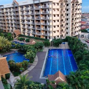 ALEA RESIDENCES Condo near Airport and MOA! Cozy Place with Main street and Manila Bay view
