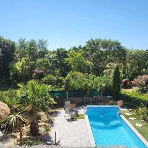 Superbe appartement au calme avec piscine