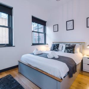 4-Storey Townhouse in Central Manchester by Hilltop Serviced Apartments