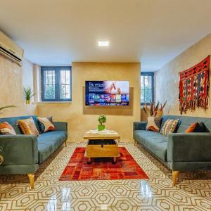 Bossy Apartment 2