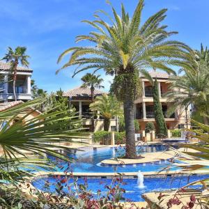 Monaco - Easy beach access dogs welcome gated community large pool