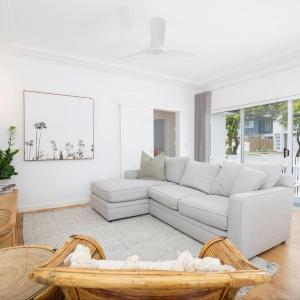 Blissful Merewether Beach Cottage - A Coastal Gem