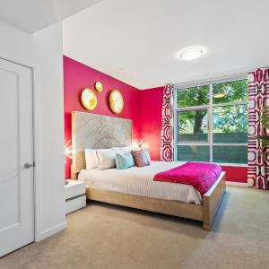 Fairfax District Chic City Oasis 2 BR Apt with Den 136
