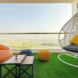 Luxury Stop w/ BoHo Design & Sea View in Marina