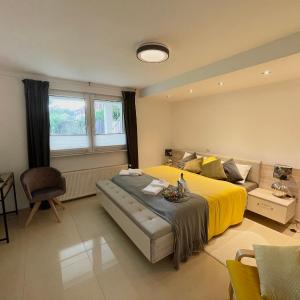 4 bedrooms, 2 bathrooms, kitchen, terrace - 10 min to fairground