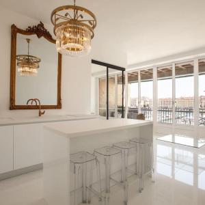 LUXE SUR LE PORT