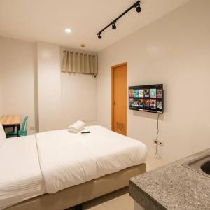 JP Santiago Studio Makati J202
