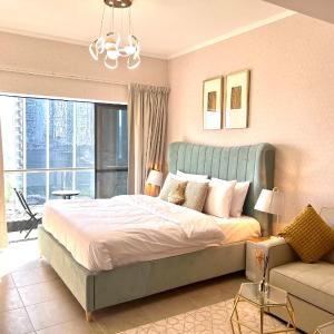 Cosmos Living Spacious with Balcony GCV1