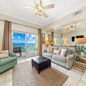 Royal Palms 1303