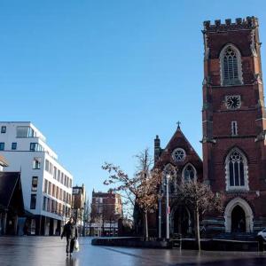 Studio-Sleeps 2-Pets Ok-Action Park & Stn Close