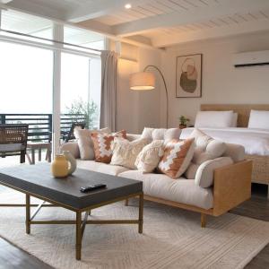 Hollywood Hills Hotel