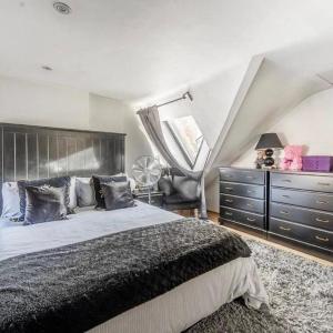2 Bed Flat - Sleeps 4 - Balcony - Wifi