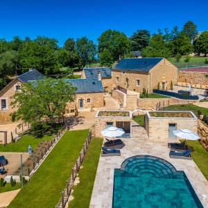 Hameau du Château de Giverzac, gîtes luxueuses