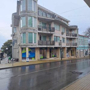 АПАРТАМЕНТ Амира 2