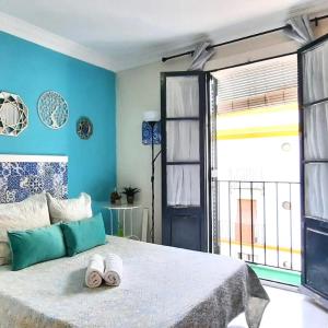 Budget and cute rooms with balcony Sevilla center