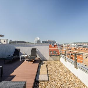 Panoramic Penthouse with Rooftop Terrace & Parking for 2 Cars