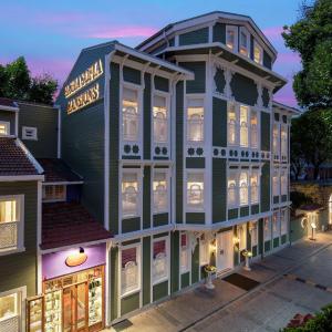 Hagia Sofia Mansions Istanbul, Curio Collection by Hilton