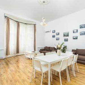 Real Apartments Lovag