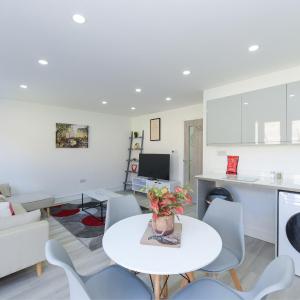 Adbolton House Apartments - Sleek, Stylish, Brand New & Low Carbon