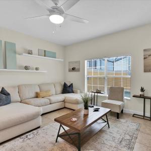 Lake View 4 Bedroom Pool Home