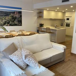 Apartamento céntrico, climatizado y totalmente equipado de 3 habitaciones para 6-7 personas