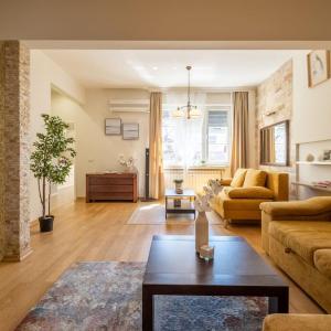 Aristocratic Place, TOP location