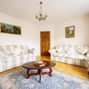 Wembley Arch View, 4-Bed House, Drive for 2 cars