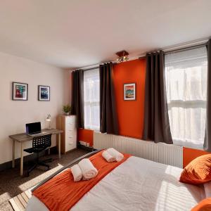 Clarence House 3 Bedrooms 8min to Station E17 North East London